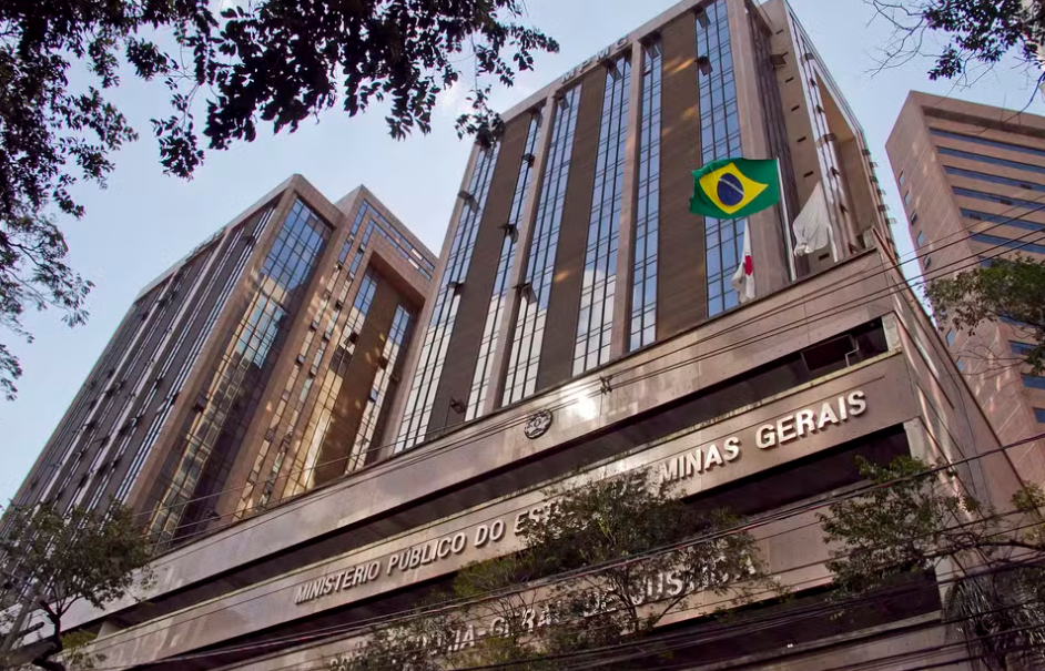 Fachada do fórum ou plenário do Tribunal do Júri na comarca de Perdões.