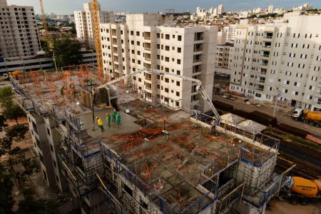 Atraso na entrega de imóvel comprado na planta: o que diz a lei e quais são os direitos do comprador