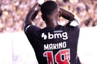 Marino pede passagem no Vasco e ganha pontos com Pedro Emanuel