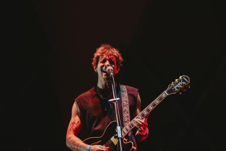 Pop e MPB: Matheus Torres apresenta a turnê 'Tanta Pressa' em BH nesta sexta-feira (23)