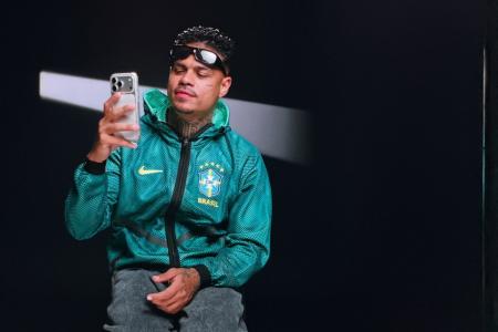 Mc Cabelinho se pronuncia após vídeo ser derrubado