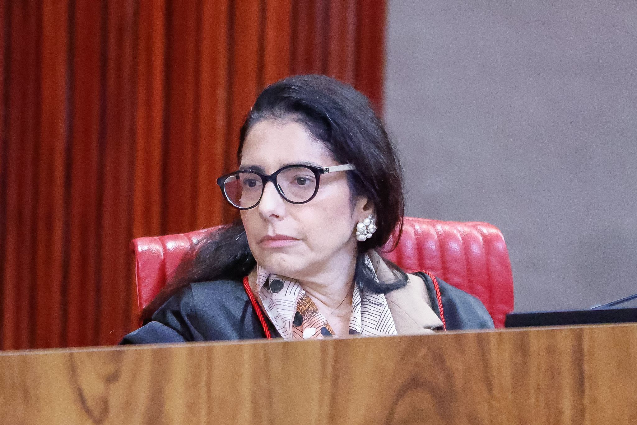 TSE nega pedido de Coligação de Lula para retirar vídeo de Carlos Bolsonaro sobre reajuste do salário mínimo