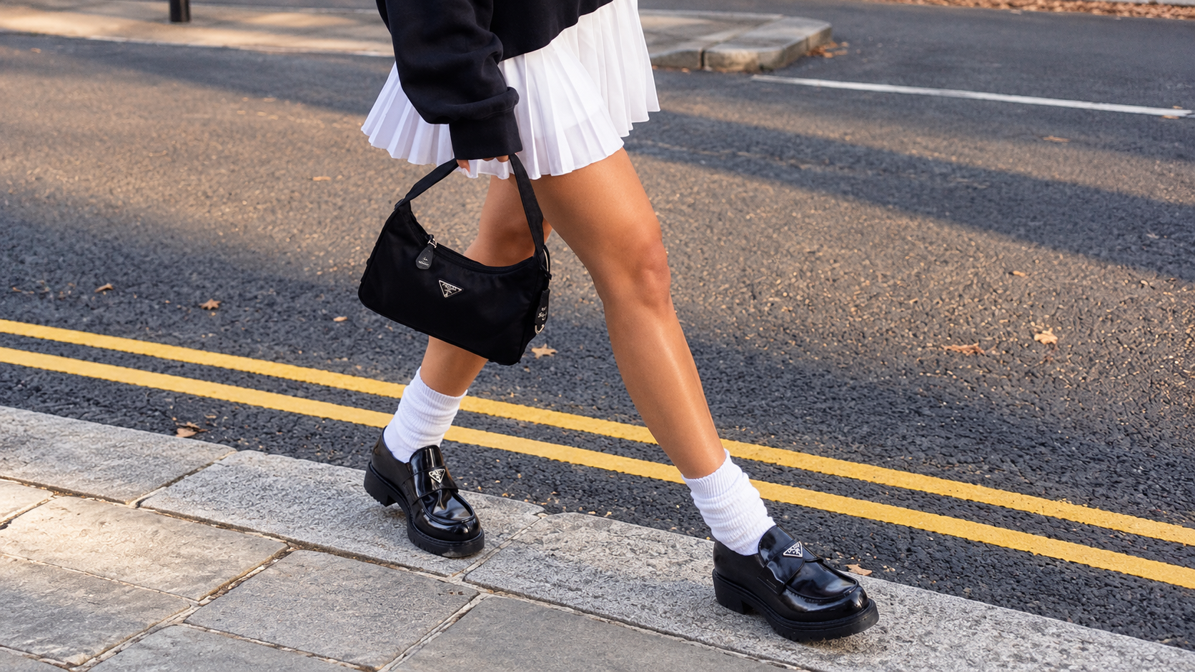 Mocassim com meia: como usar a combinação em diferentes looks