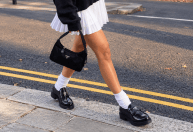 Mocassim com meia: como usar a combinação em diferentes looks