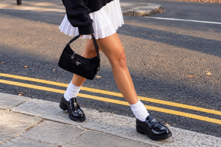 Mocassim com meia: como usar a combinação em diferentes looks