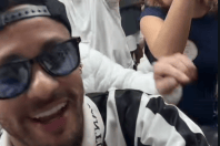 Neymar vota em Santos e é tietado por fãs: ‘Muito tranquilo’