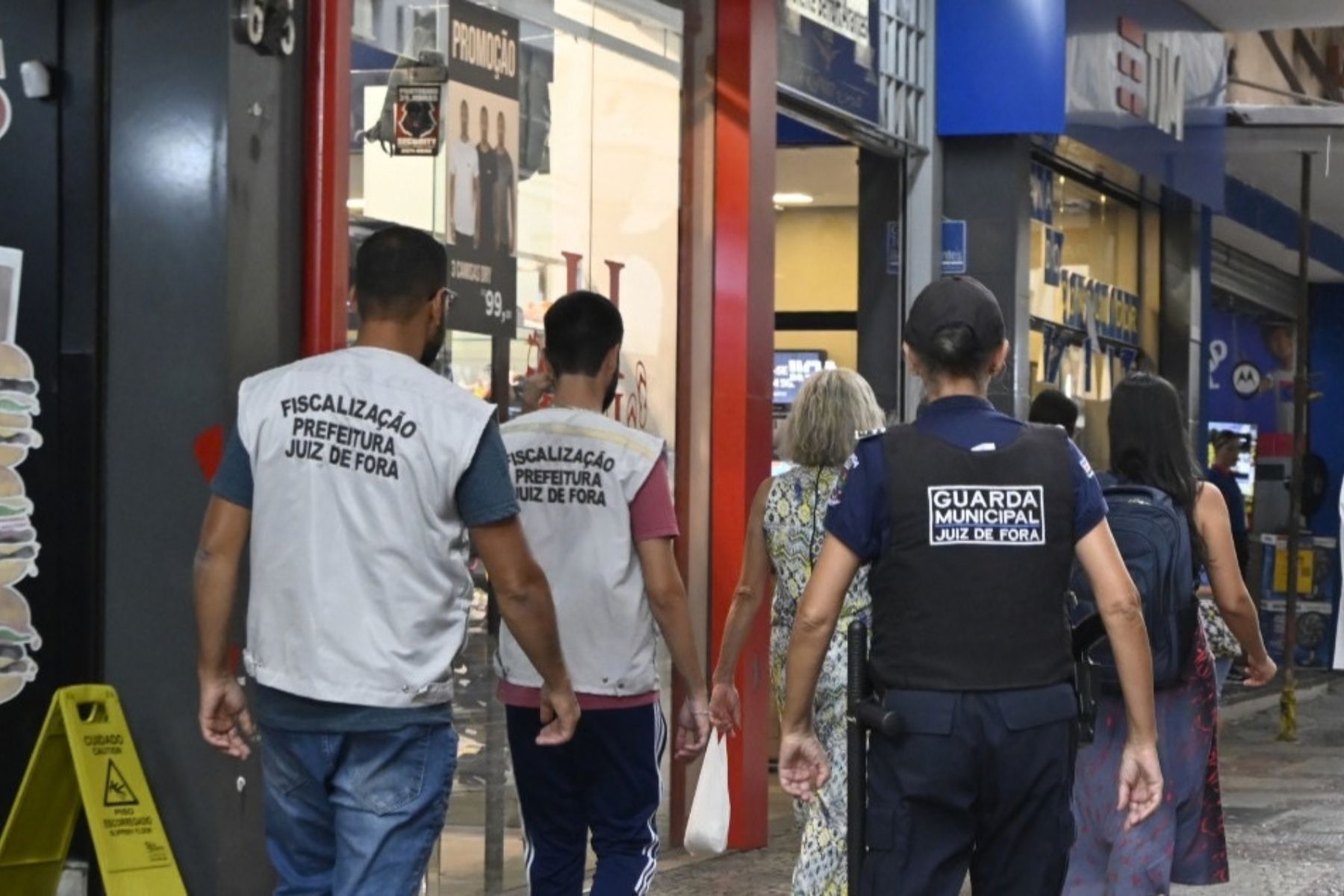 Comércio Legal: mais de 2.500 itens irregulares são apreendidos em Juiz de Fora