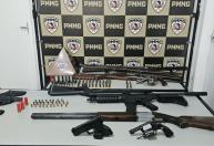 Operação prende três e apreende sete armas de fogo em Fervedouro-MG