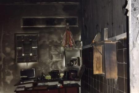 Relatos indicam que incêndio teria sido causado intencionalmente pelo companheiro