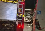Seis pessoas ficam feridas após colisão de dois ônibus em São João del-Rei