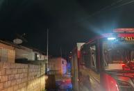 Incêndio destrói residência em Barbacena; ex-marido da proprietária é suspeito