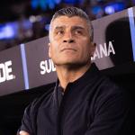 Escalação do Vasco: Pedro Emanuel pode mudar na defesa contra o Corinthians
