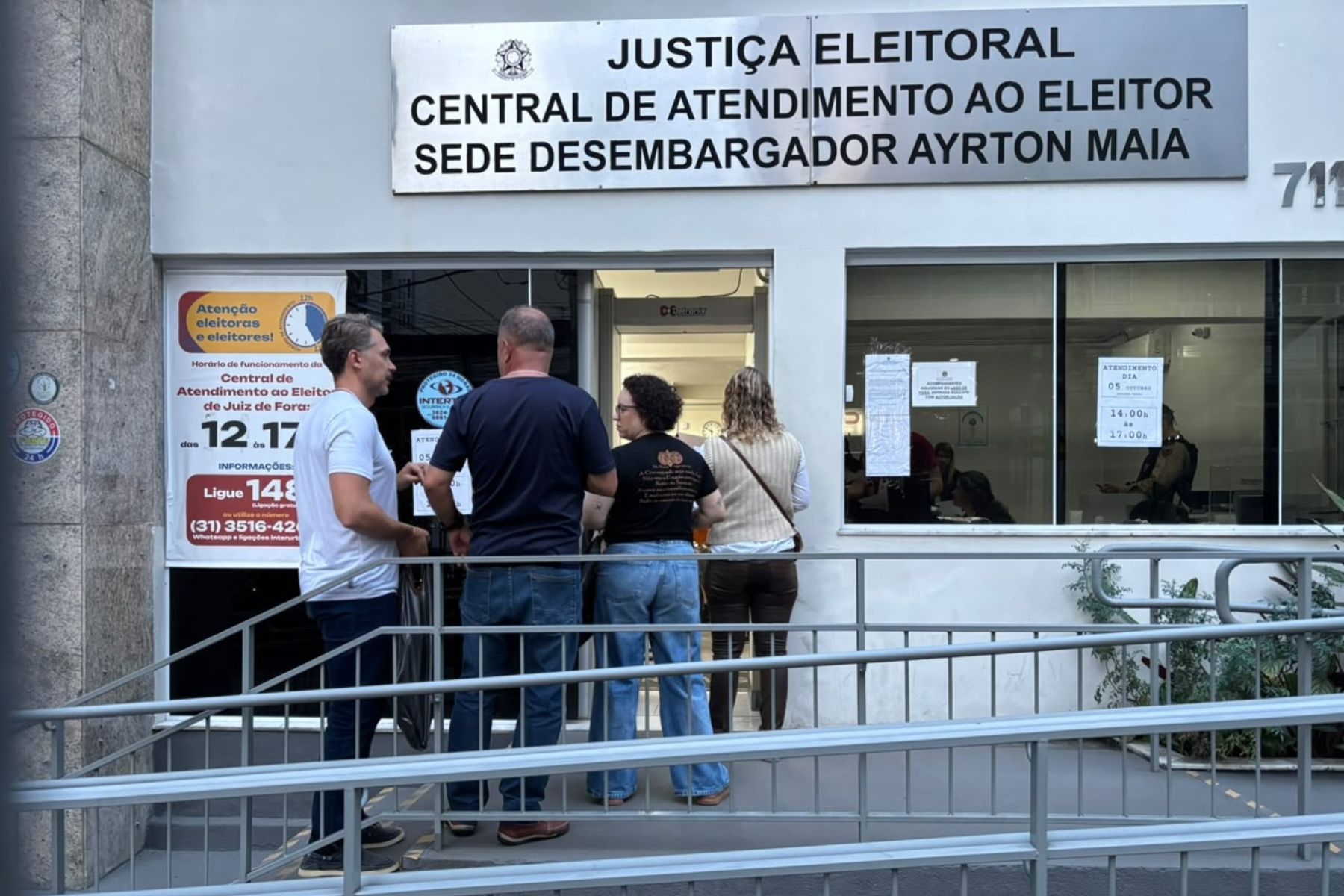 Eleições 2026: filas para votar e tranquilidade marcam votação em Juiz de Fora