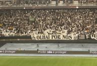 Botafogo utiliza placas de publicidade para protestar contra MP das Bets