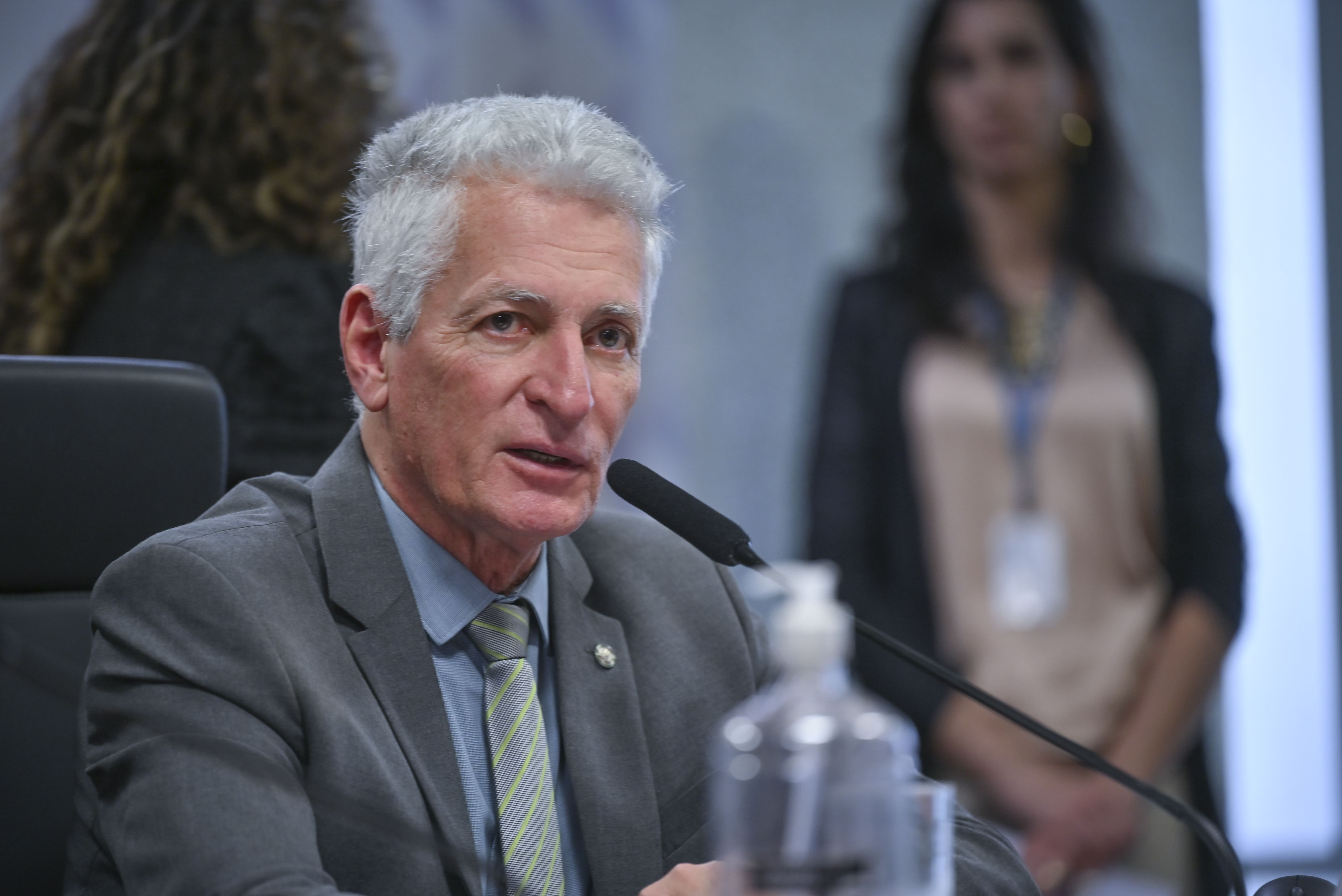 Deputado do PT aciona polícia após ameaças a organizadores de ato contra Flávio em BH