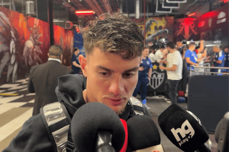 Natanael em entrevista na zona mista da Arena MRV, estádio do Atlético