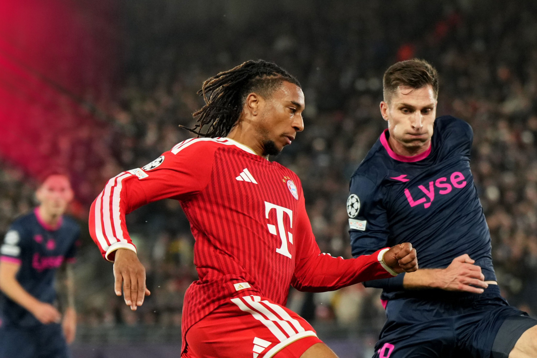 Champions League: Bayern empata com Viking em jogo 'maluco' de seis gols e expulsão