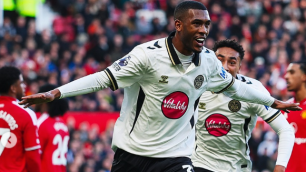 Com gols de brasileiros, Bournemouth goleia Manchester United pela Premier League