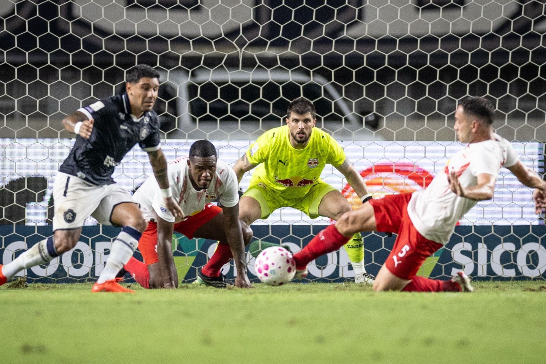 Remo busca empate com Bragantino, mas permanece afundado no Z4 do Brasileiro