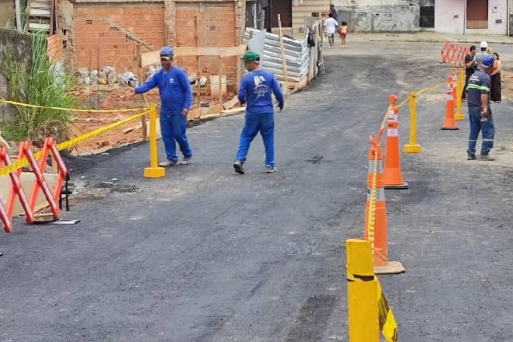 Com asfaltamento provisório, Rua Professor Francisco Faria é liberada para trânsito
