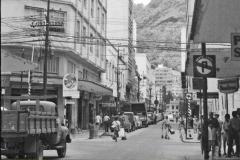 Rua São João esquina com a Rua Batista de Oliveira. Em destaque, Edifício Presidente Deodoro, em novembro de 1969 autoria provável Roberto Dornelas ou Jorge Couri