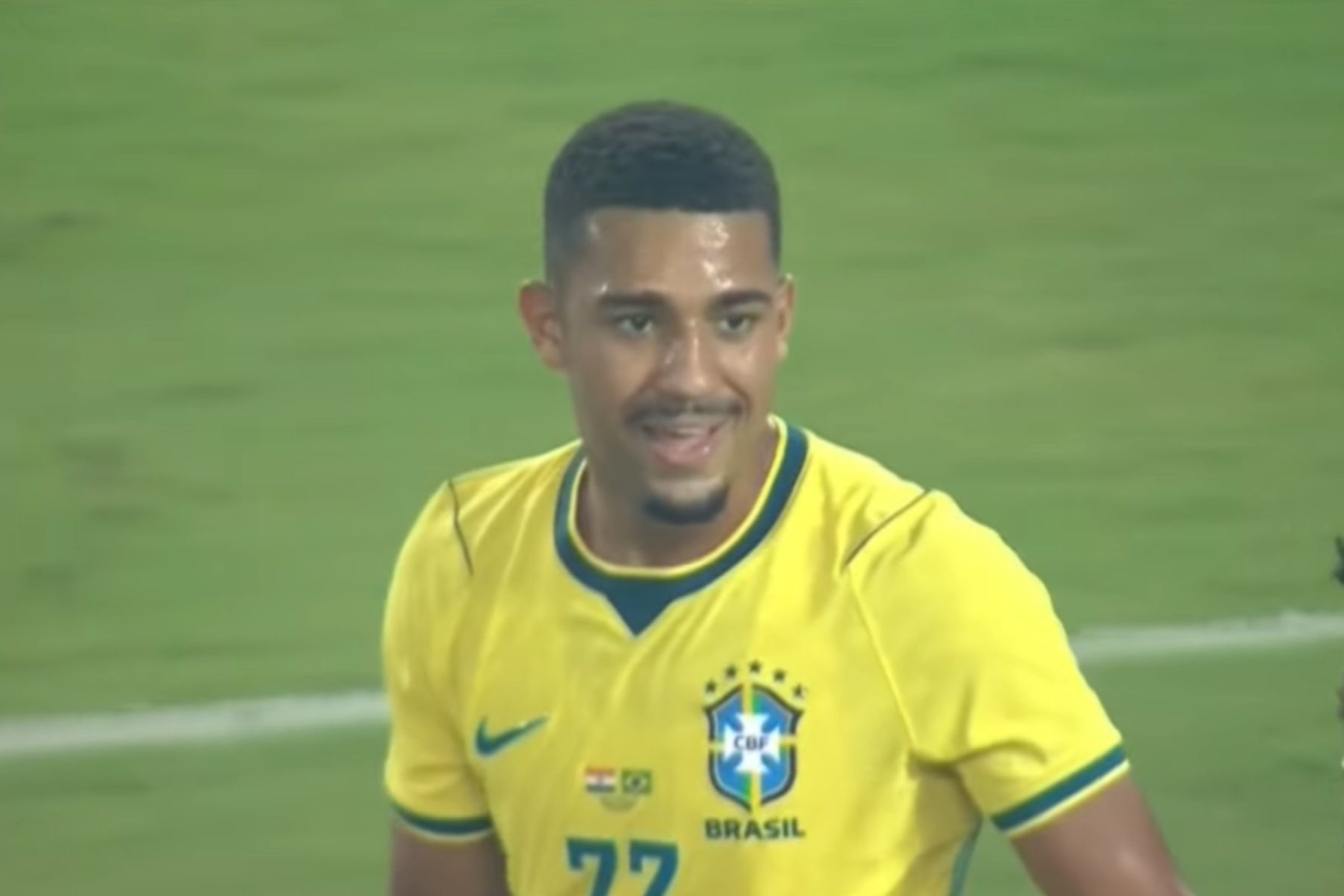 Samuel Lino, do Flamengo, coroa boa fase e marca doblete pela Seleção Brasileira
