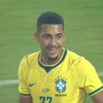 Samuel Lino, do Flamengo, coroa boa fase e marca doblete pela Seleção Brasileira