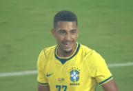 Samuel Lino, do Flamengo, coroa boa fase e marca doblete pela Seleção Brasileira