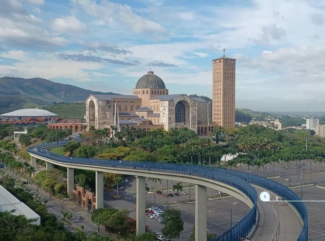 Dia de Nossa Senhora Aparecida: Mais de 50 mil romeiros percorrem rodovias rumo ao Santuário Nacional