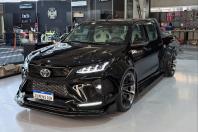 Toyota Hilux rebaixada e com motor de 800 cv será a atração brasileira em evento nos EUA