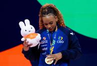 Rebeca Andrade rasga elogios a Simone Biles após conquistar ouro no Mundial de Ginástica