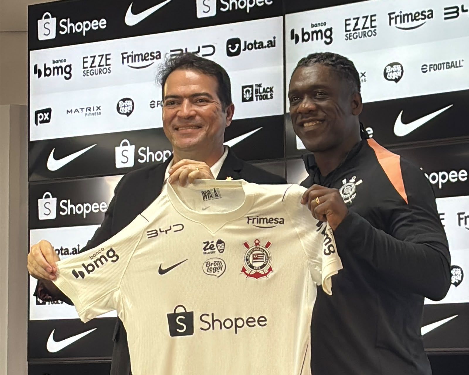 No Corinthians, Seedorf é direto sobre personalidade e carreira: 'É justo?'