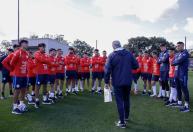 Titular do Palmeiras não atua em jogo-treino do Paraguai, e clube aguarda voltas