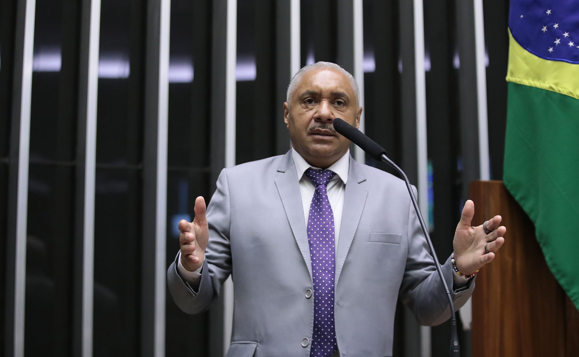 Tiririca ironiza derrota como candidato no Ceará: 'Acho que brinquei muito'