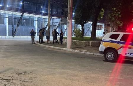 Jovem de 19 anos foi atingido por dois disparos, na região da Praça da Bíblia em Fabriciano