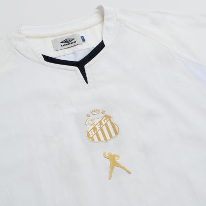 Coleção de moda do Santos em referência a Pelé