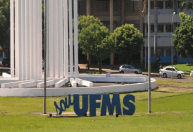 UFMS abre edital com 154 vagas e salários de até R$ 5,2 mil para técnico-administrativo