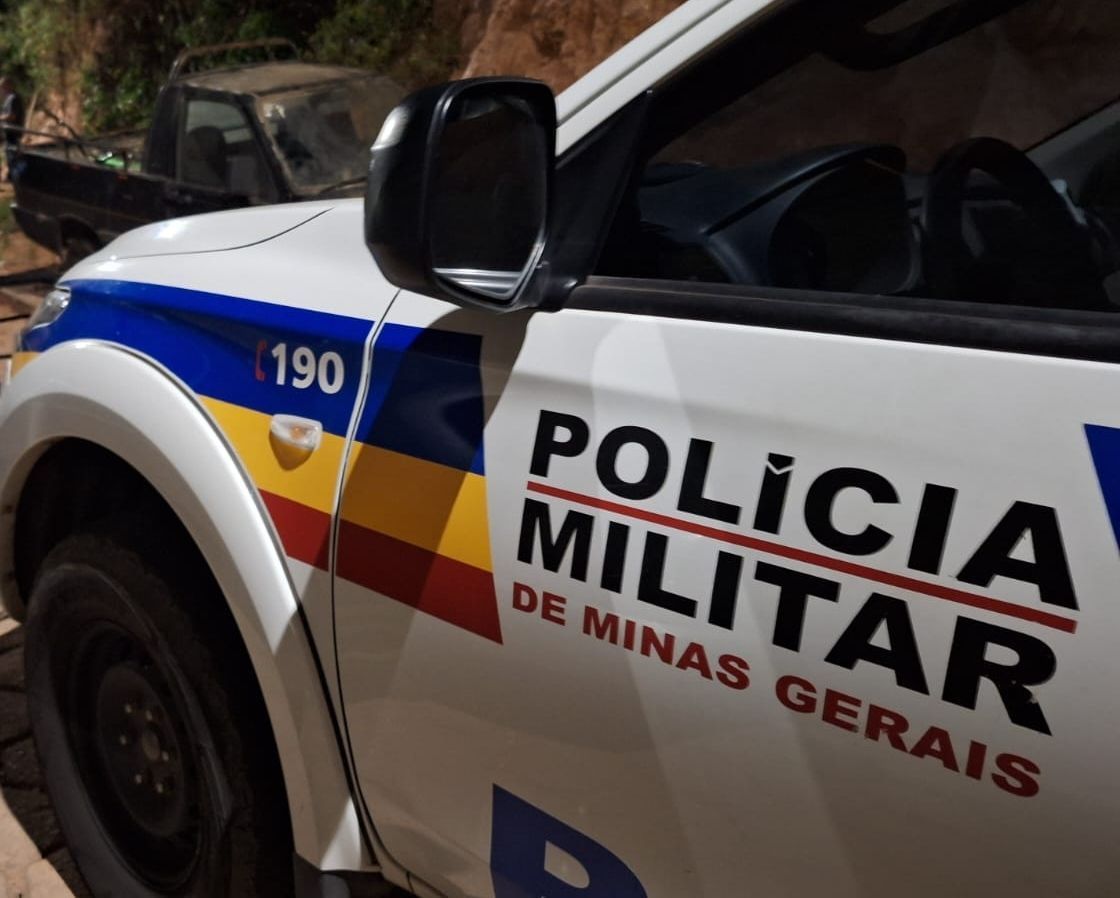 Sete homens e um adolescente conduzidos por suspeita de tráfico de drogas em Fabriciano