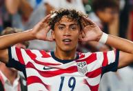 Promessas brilham, e Estados Unidos goleiam México em amistoso internacional