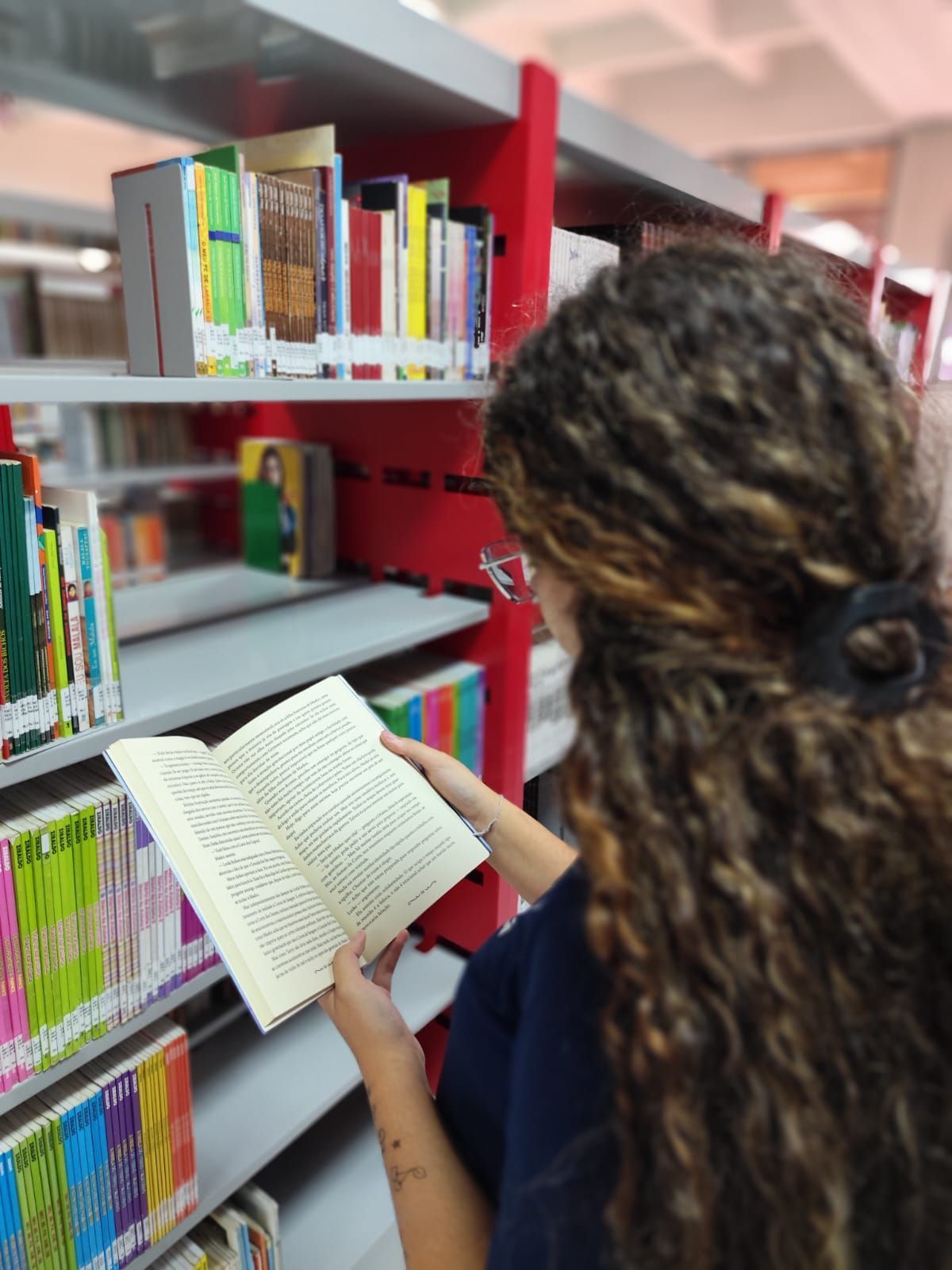 Na era da inteligência artificial, formar bons leitores se torna cada vez mais essencial