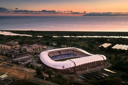 Armand Cesari Stadium, em Furiani, França • Brandizi Group