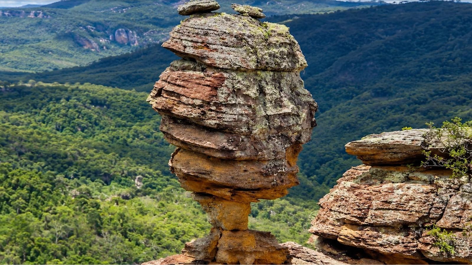 Cachoeira, pedra curiosa e requeijão moreno encerram viagem por Itacambira