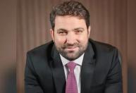Flávio Bolsonaro e advogado Willer Tomaz compartilharam voos, empresas e mansão, diz PF