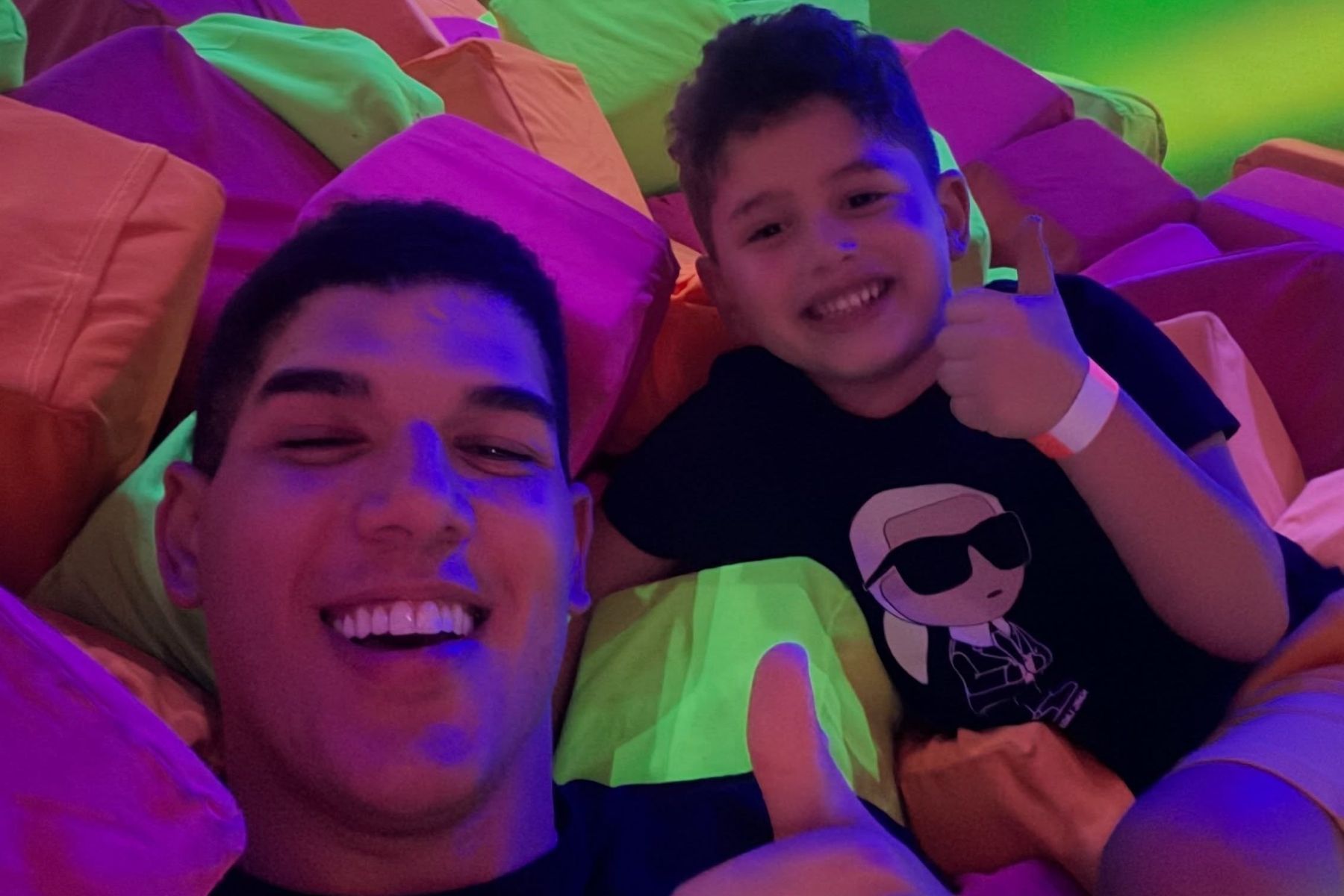 Zé Vaqueiro se pronuncia após montagem dele com o filho e Milca viralizar