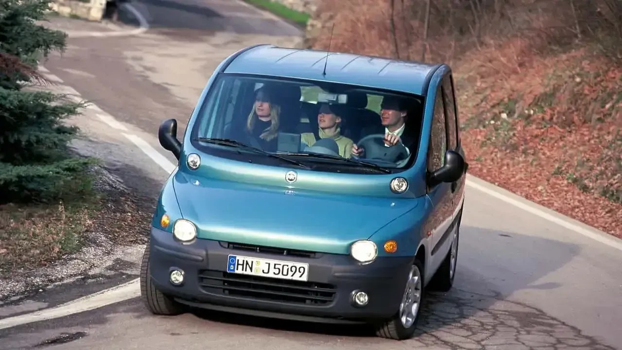 Fiat resgata “carro mais feio do mundo” com conceito que vira SUV e picape