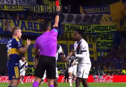 Andrés Gomez é expulso em Boca x Vasco