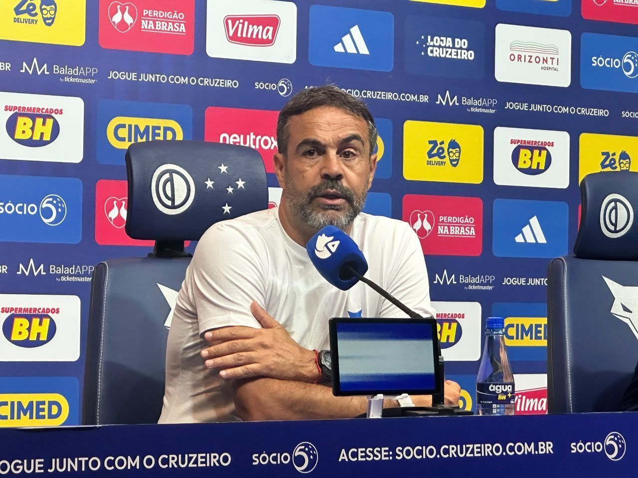Artur Jorge exalta cria do Cruzeiro e destaca evolução: ‘Qual treinador não quer isso?’