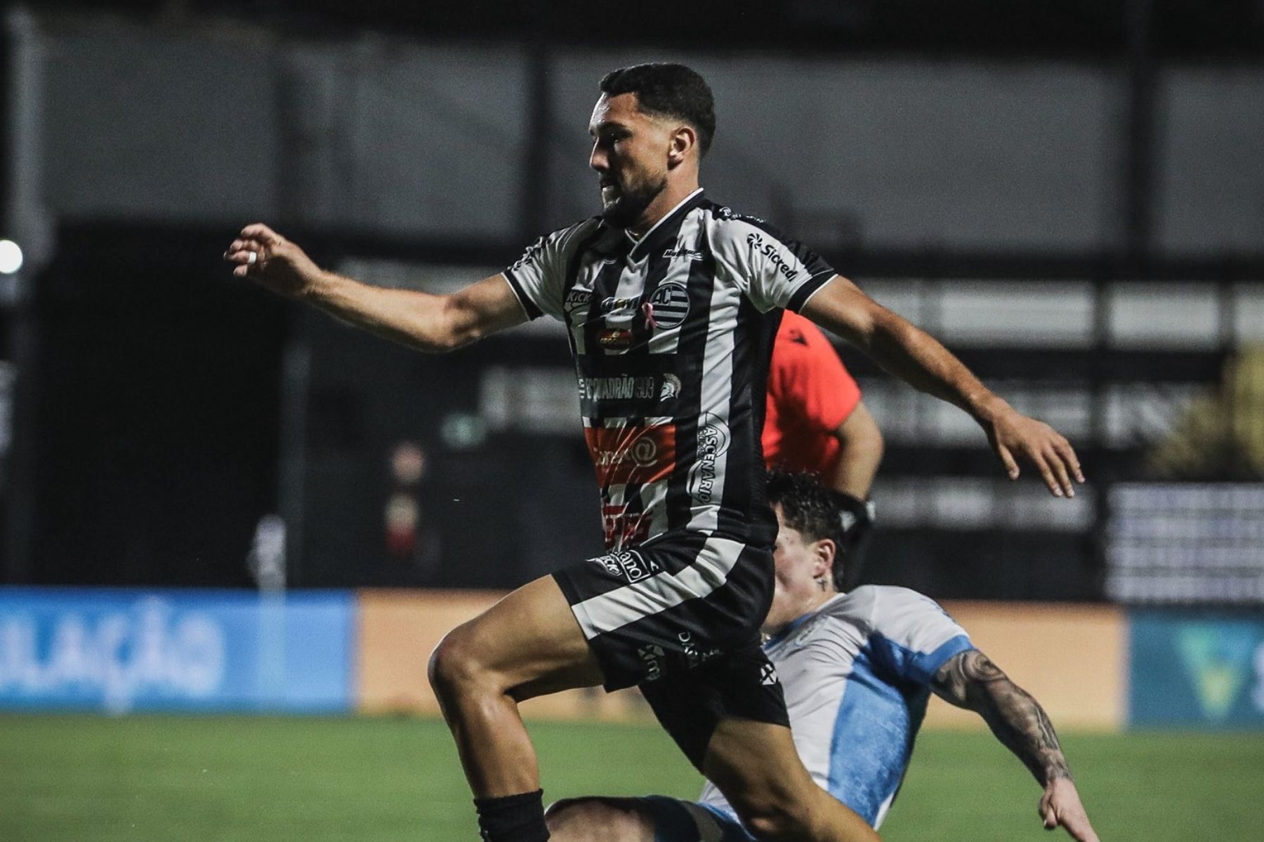 Athletic comete dois pênaltis, mas ‘arranca’ empate do Londrina no fim pela Série B