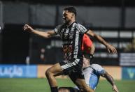 Athletic comete dois pênaltis, mas ‘arranca’ empate do Londrina no fim pela Série B