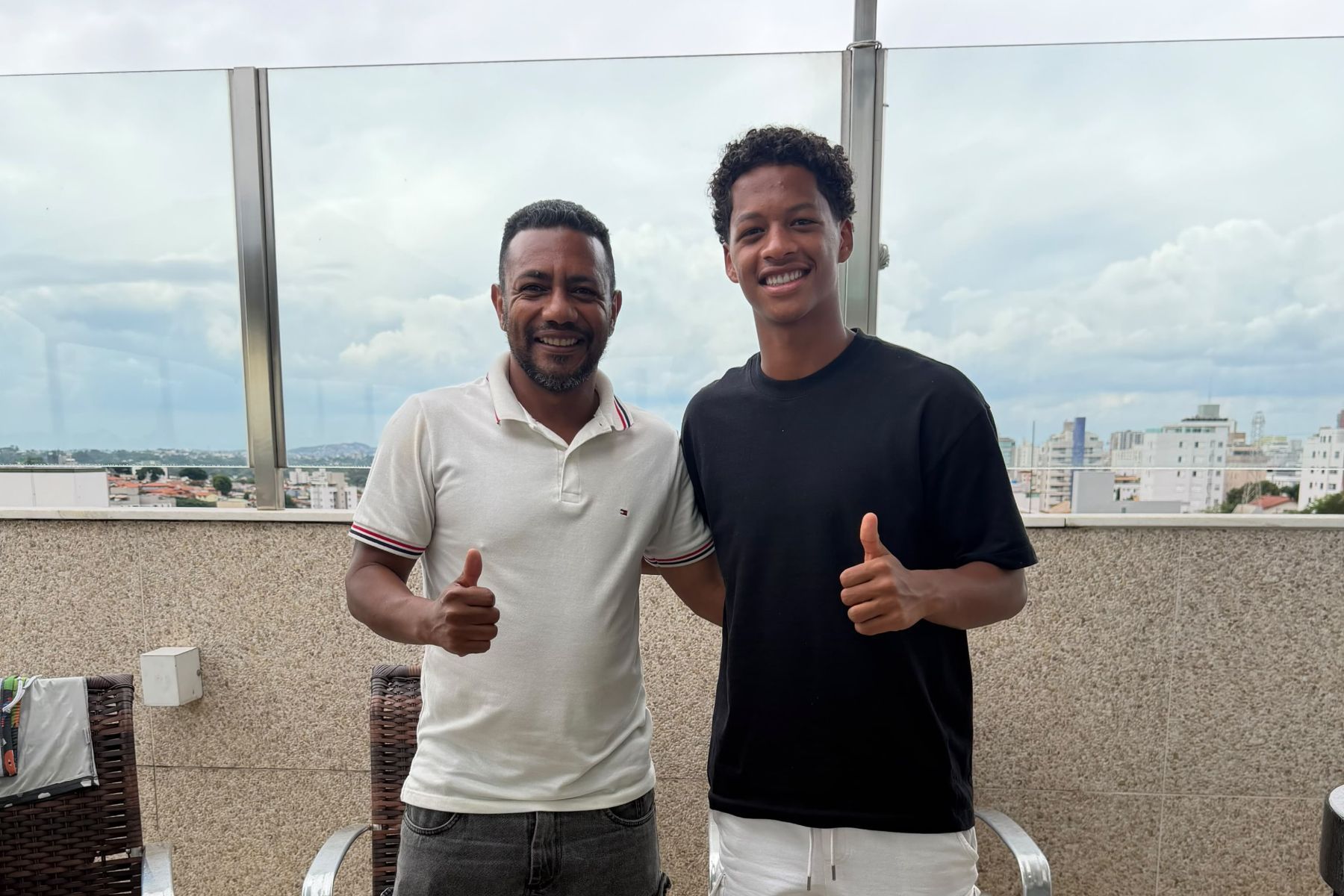 Multicampeão pelo Cruzeiro manda recado após encontro com Zé Lucas, e meia reage